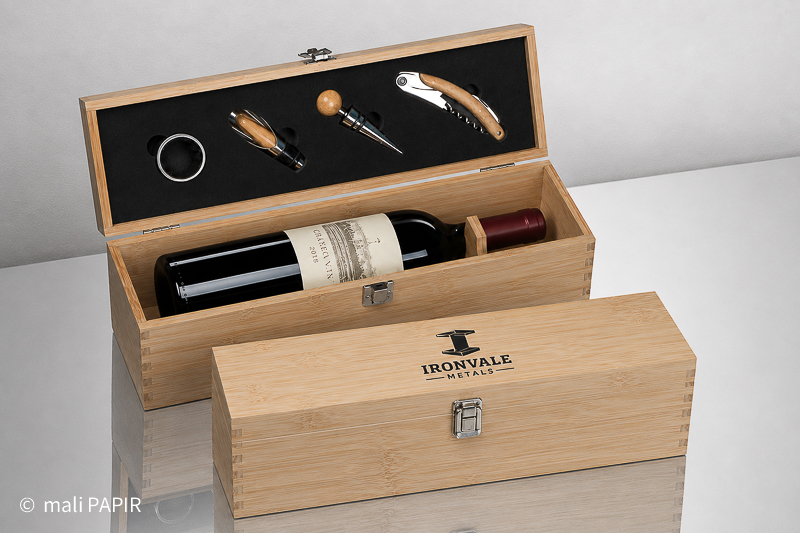 M74 – drvena kutija za vino s priborom
